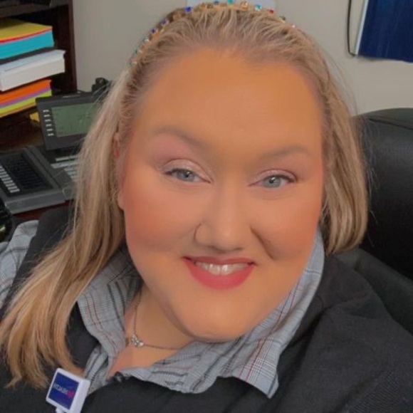 Meet your Posher, Whitney - Picture 1 of 1